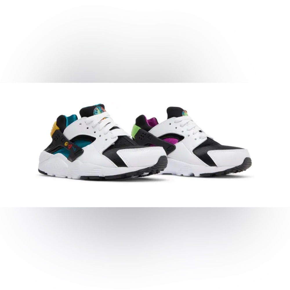 Nike Huarache Peace Love Swoosh Sneakers 5Y